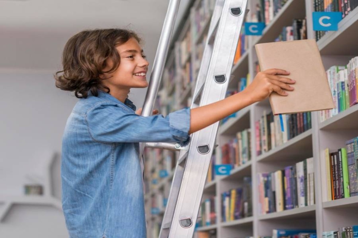 8 Ways to Help Your Child Develop a Love For Reading